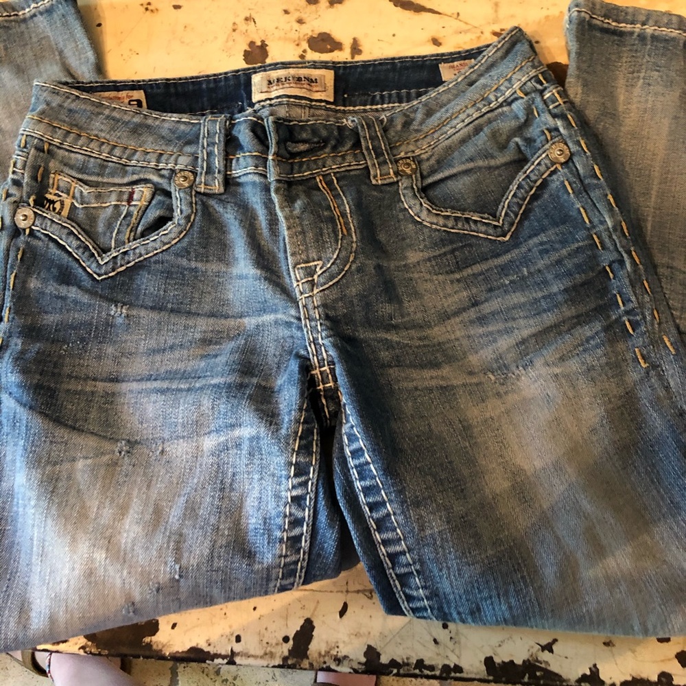 Buckle Capri jeans